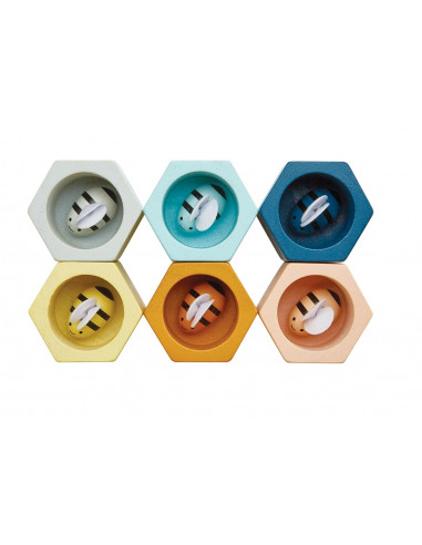 Abejas en la colmena orchard