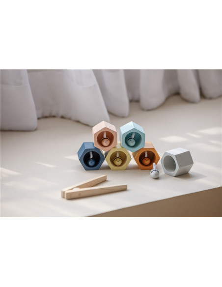 Abejas en la colmena orchard